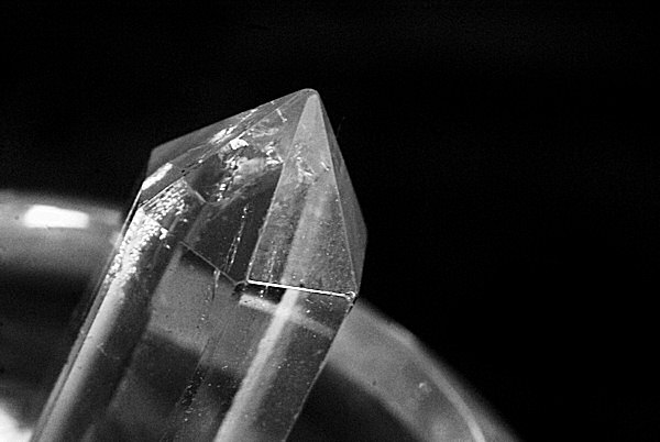 Photo d'un cristal de roche - Une amulette de méditation